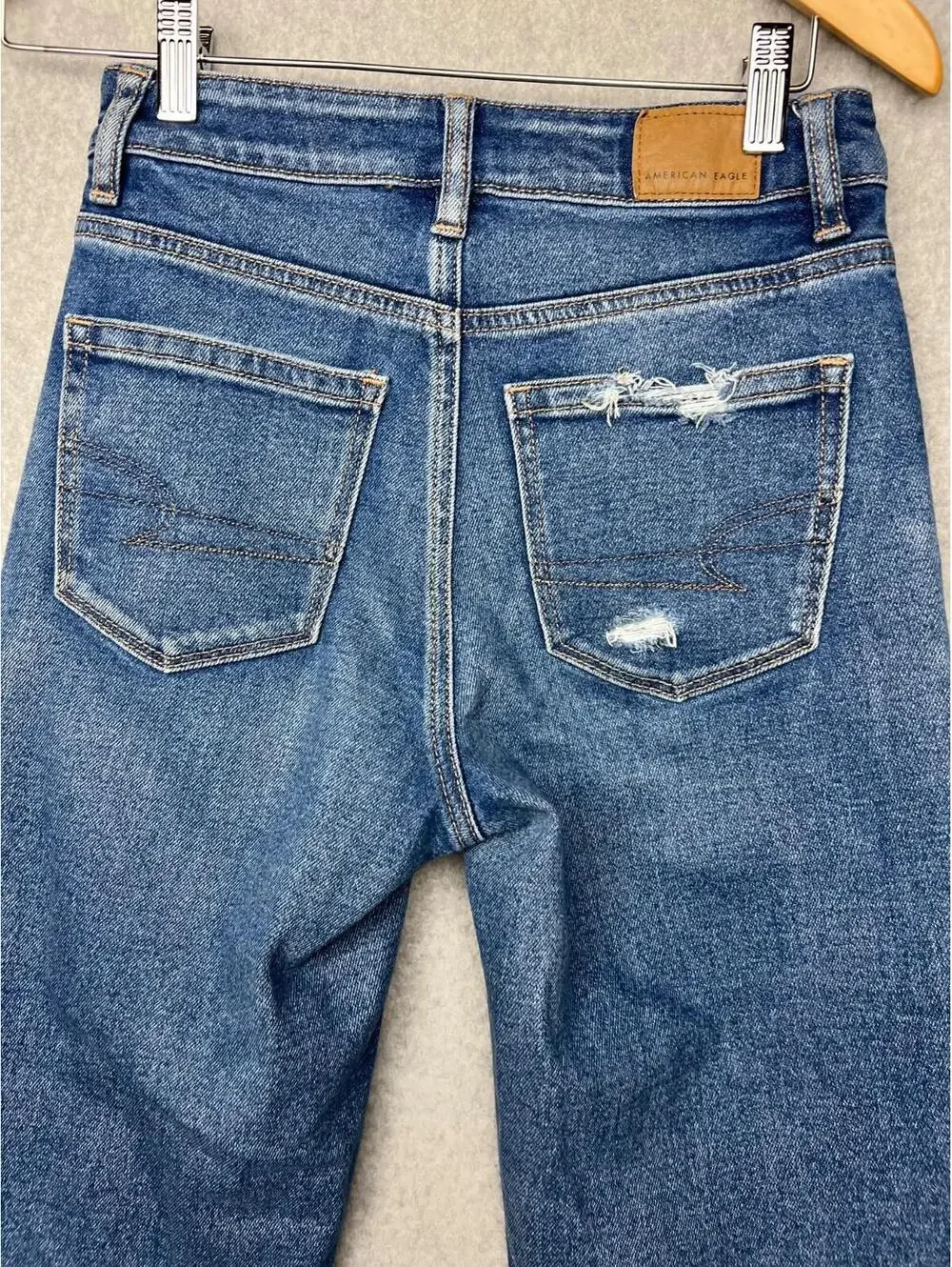 American Eagle Womens Mom Straight Jeans Size 0 Regular Distressed Denim Blue